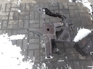 RENAULT Megane III (2008–2016) Front outrigger 641010720R - 3