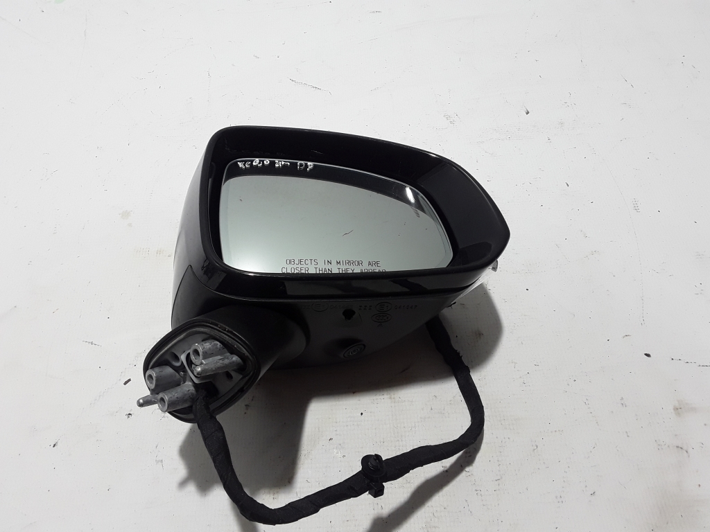 Used VOLVO XC90 Side mirror and its details 31385658