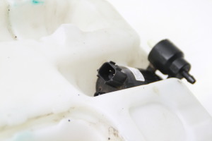 Ford Mondeo V (2014–2018) Front washer fluid reservoir DS7317B613AE - 4