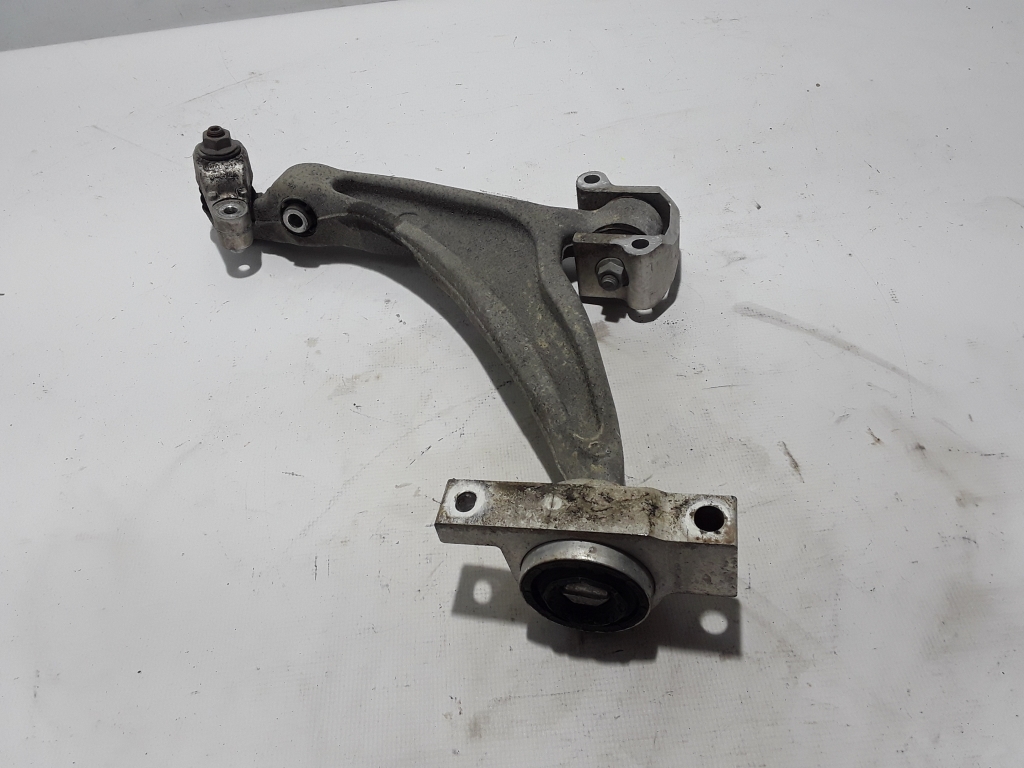 Used VOLVO XC90 Front lever 32381881