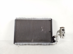   Radiator interior air conditioning 