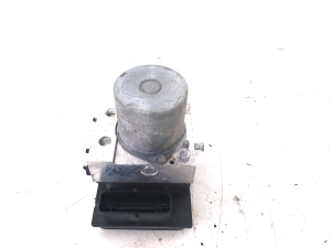 AUDI A4 B7 (2004–2008) ABS unit 8E0 910 517 B - 3