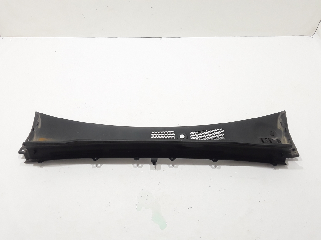 Used VOLVO XC40 Windshield wiper mechanism trim to the glass