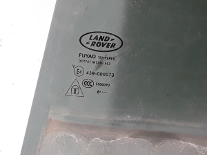 Land Rover Discovery Sport (2014–2026) Aizmugurējo sānu durvju stikls LR058834 - 2