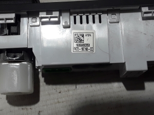 Land Rover Discovery Sport (2014–2026) USB port FK7219C166CC - 3