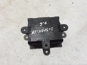 Land Rover Discovery Sport (2014–2026) Rear side door control unit HL8314D620AB - 2