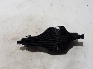 Land Rover Discovery Sport (2014–2026) Front door external opening handle and its details - 3