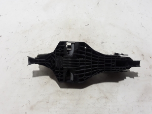 Land Rover Discovery Sport (2014–2026) Rear side door exterior handle and its parts - 3