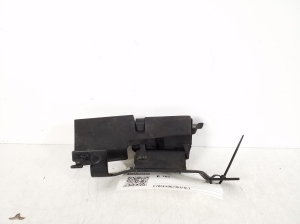 Mercedes Benz C-Class 205 (2014–2021) Heckscheibenrollo Halter A2058605600 - 3