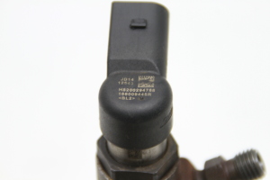  Fuel injector 