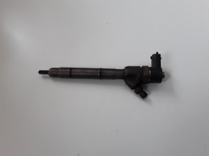  Fuel injector 