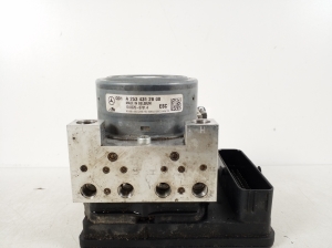 Mercedes Benz C-Class 205 (2014–2021) ABS Steuergerät A2534312800 - 4