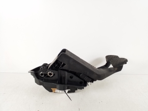 Mercedes Benz C-Class 205 (2014–2021) Piduripedaal A2052901800 - 5