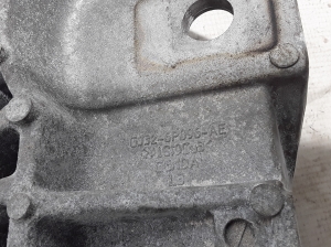  Engine holder 