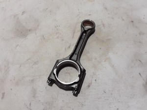  Connecting rod 