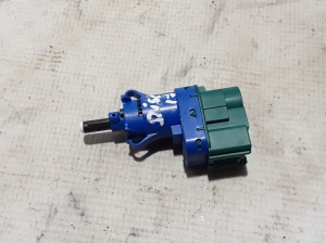   Brake pedal switch  - 6W8313480AB 