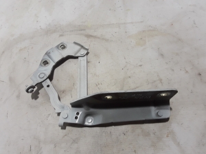 Land Rover Discovery Sport (2014–2026) Hood hinge FK7216801AE - 2