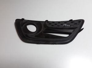  Front bumper fog lamp cover 