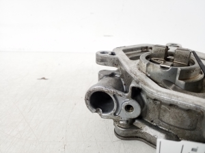 Mercedes Benz C-Class 205 (2014–2021) Vaakumpump A2701800901 - 3