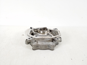 Mercedes Benz C-Class 205 (2014–2021) Vaakumpump A2701800901 - 4