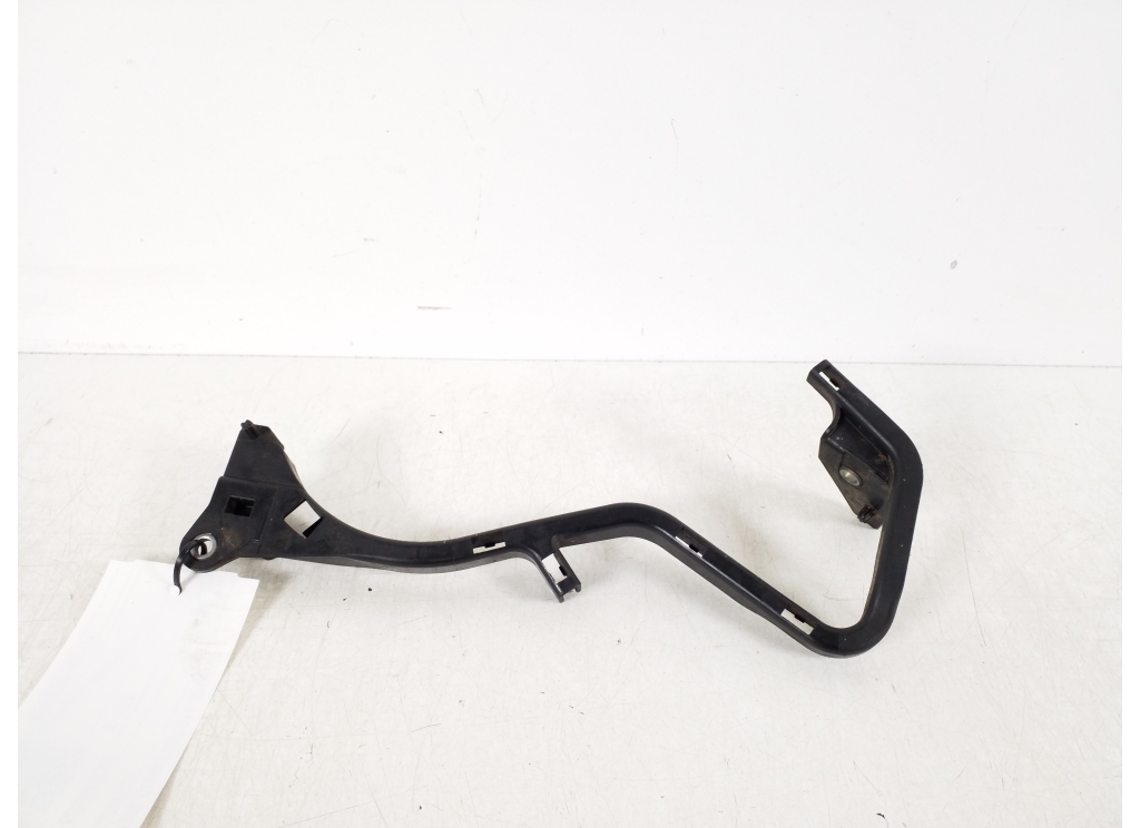 Mercedes Benz C-Class 205 (2014–2021) Muu kinnitus A2055468380 Mercedes Benz C-Class 205 (2014–2021) Muu kinnitus A2055468380