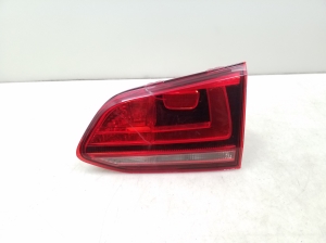 Tail light on trunk lid
