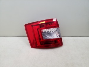  Rear corner lamp 