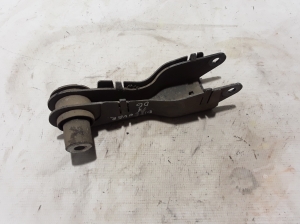   Rear control arm  - LR068166 