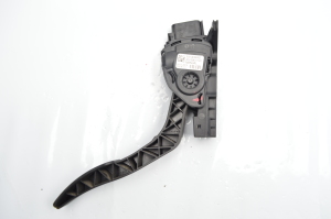 Ford Fiesta VI (2008–2017) Accelerator pedal 8V219F836AB - 5
