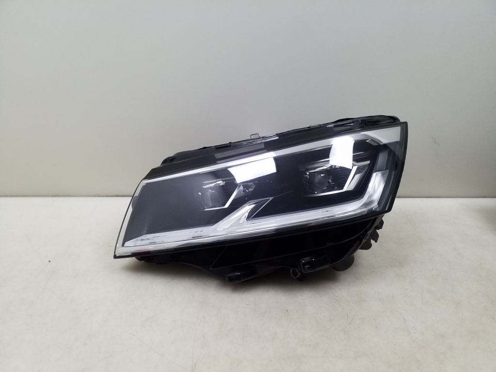 Volkswagen Transporter T6 (2015–2026) Scheinwerfer vorne 7L1941035A Volkswagen Transporter T6 (2015–2026) Scheinwerfer vorne 7L1941035A