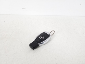 Mercedes Benz E-Class W212 (2009–2015) Ignition key A2049050804 - 3