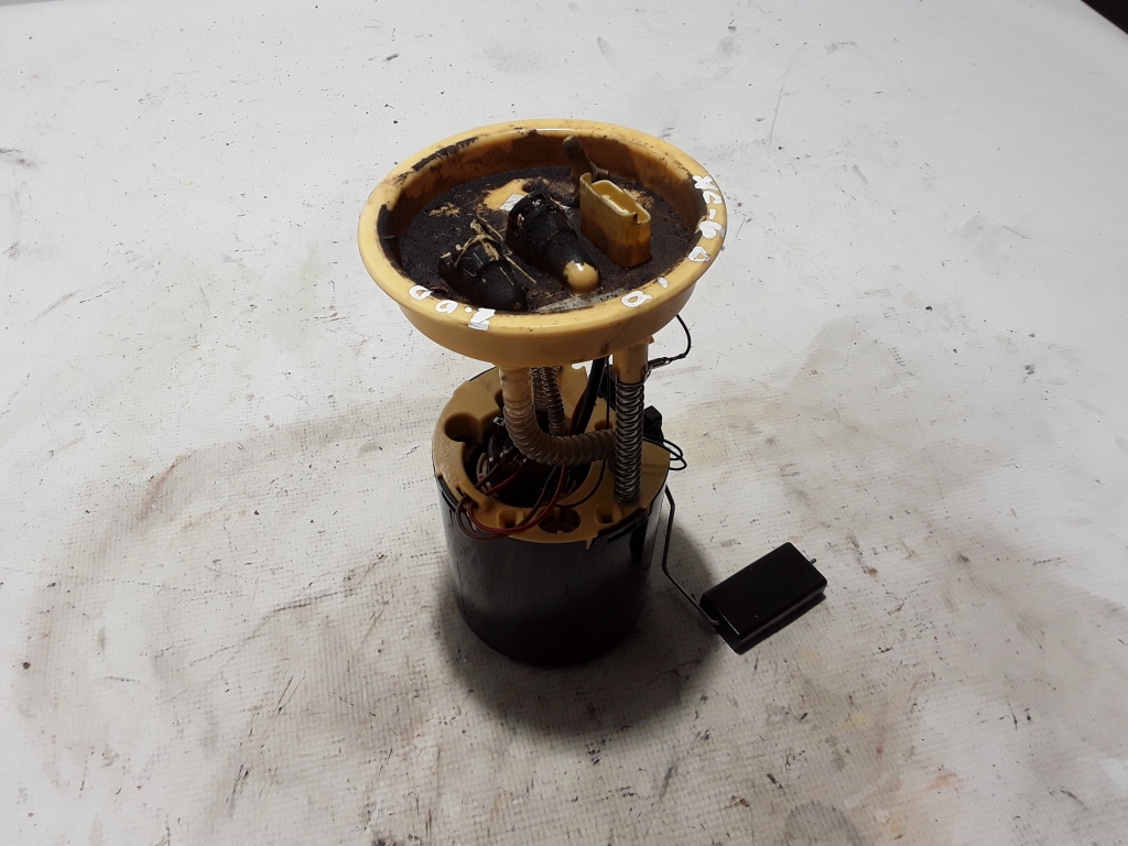 Used VOLVO XC60 Fuel pump in the tank 31274923