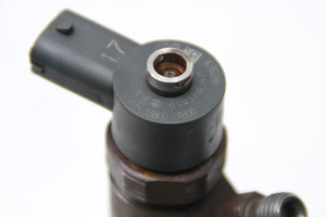  Fuel injector 