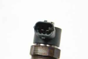  Fuel injector 