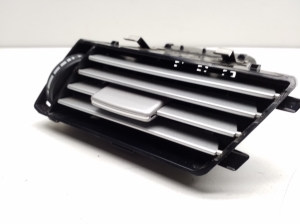 Mercedes Benz E-Class W212 (2009–2015) Dashboard air vent grilles A2128302754 - 4