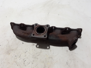  Exhaust manifold 