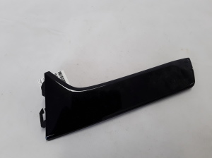  Trunk lid strap 