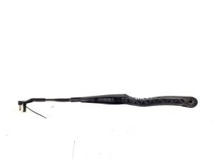  Windshield wiper blade 