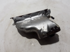  Exhaust manifold 