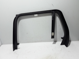  Rear side door strip to glass inner 