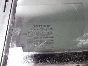 VOLVO XC90 (2015–2024) Aizmugurējo sānu durvju trīsstūrveida stikls 32132029 - 3