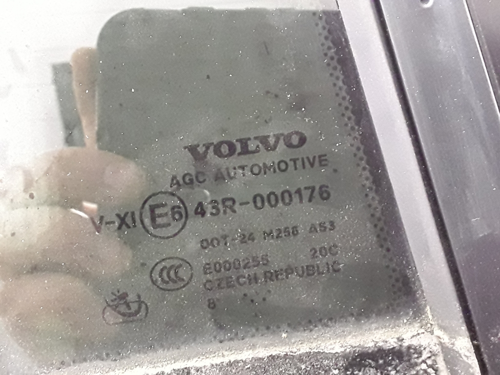 VOLVO XC90 2 generation (2014-2024) Aizmugurējo labo durvju logs 32132030 21015457