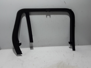  Rear side door strip to glass inner 