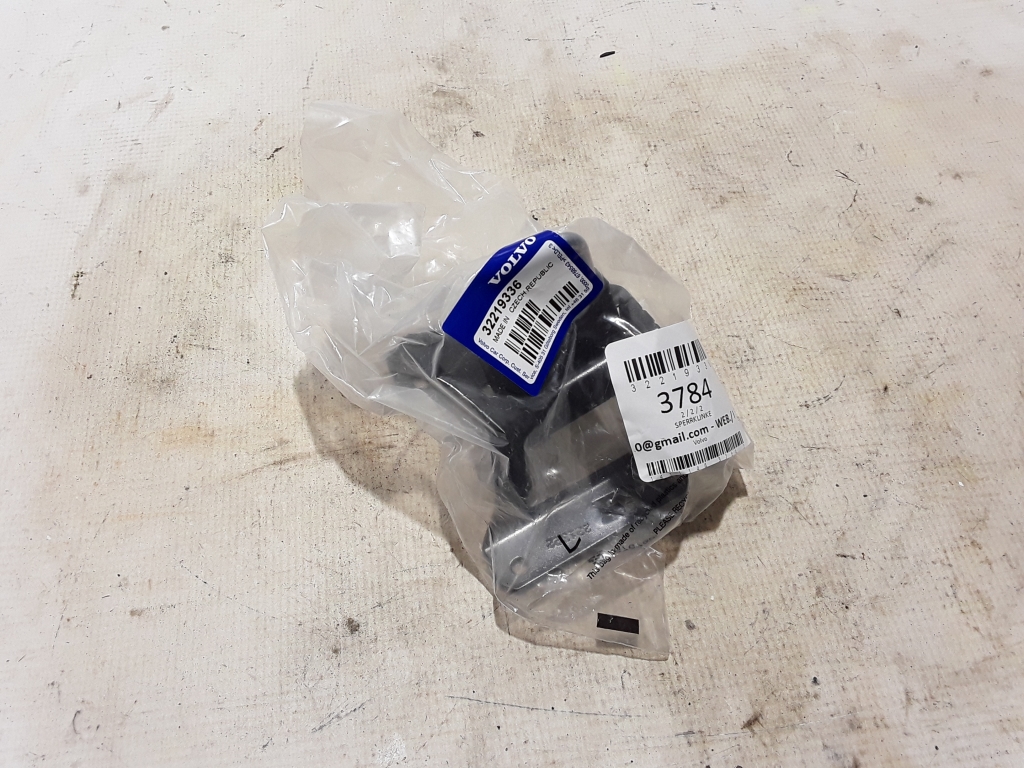 Used VOLVO XC60 Engine cover lock 32219336