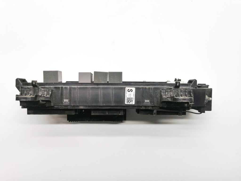TESLA Model S 1 generation (2012-2024) Saugiklių valdymo blokas 1034405-00-E 21180426