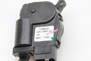 Ford Focus (2011–2018) Salongi soojenduse klapi mootor AV6N19B634AA - 4