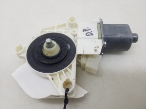 Mercedes Benz B-Class 246 (2011–2017) Front door window regulator motor A2469065200 - 2