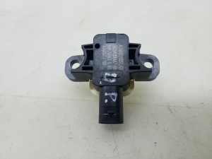 Airbag sensor - A1668210351