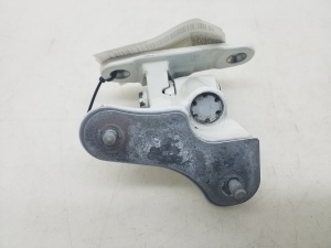 Mercedes Benz B-Class 246 (2011–2017) Rear side door lower hinge A2467300437 - 3