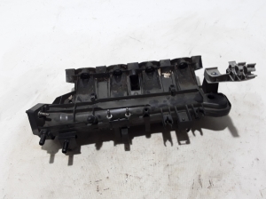  Intake manifold 